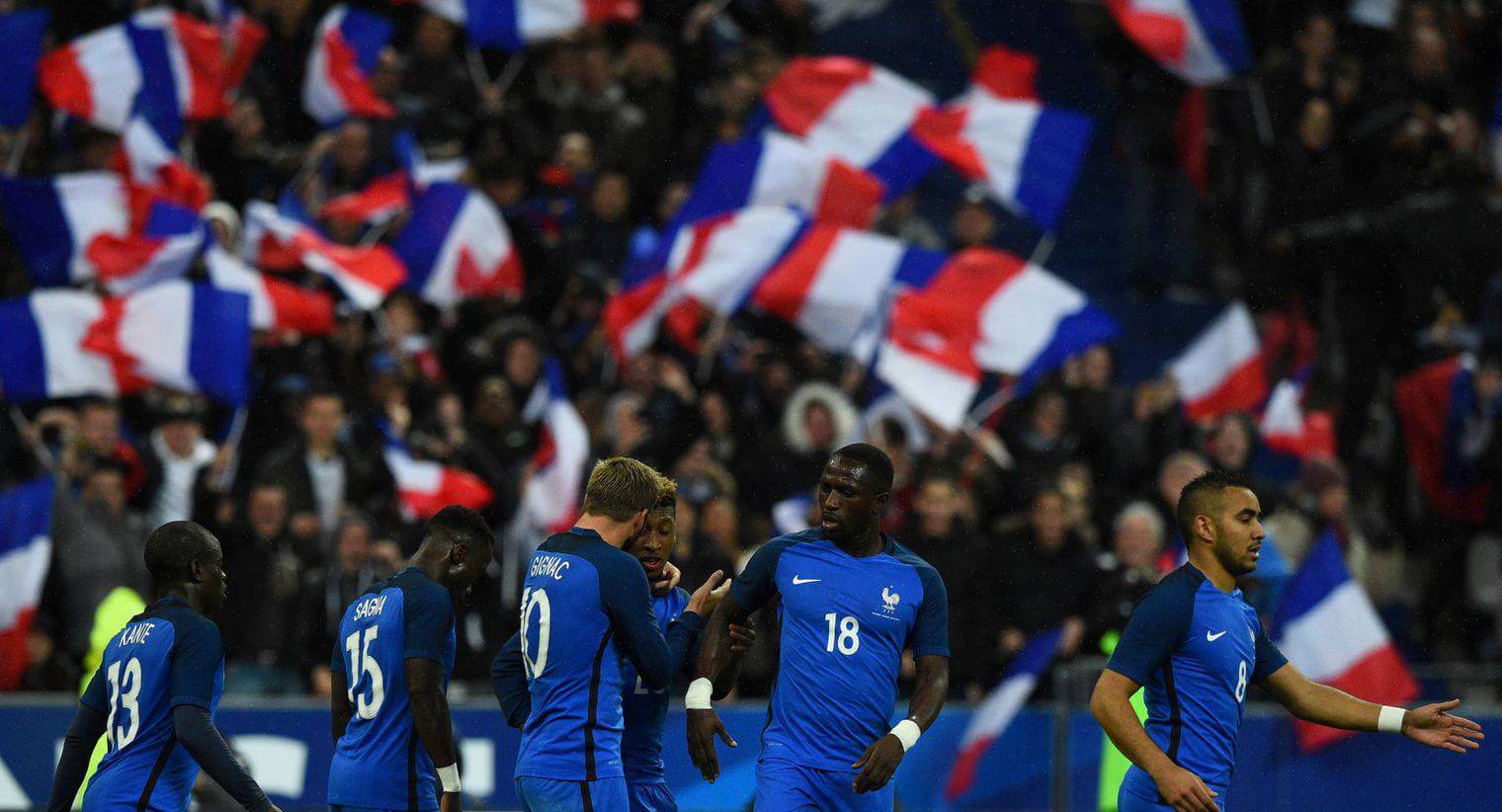 kingsley-coman-et-ses-coequipiers-celebrent-le-but-de-4-2-face-a-la-russie-au-stade-de-france-le-29-mars-2016_5573003